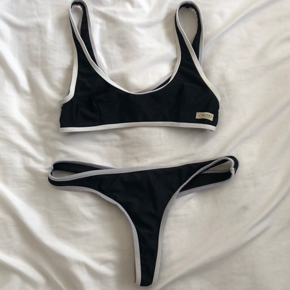 Chooks LA yogi top and classic bottom